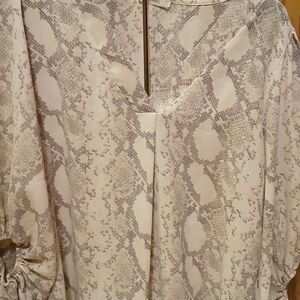 JODIFL Beige and Light Gray Patterned Blouse